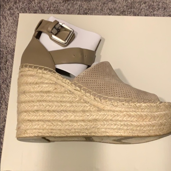 New in box Marc fisher adalyne - Picture 2 of 4